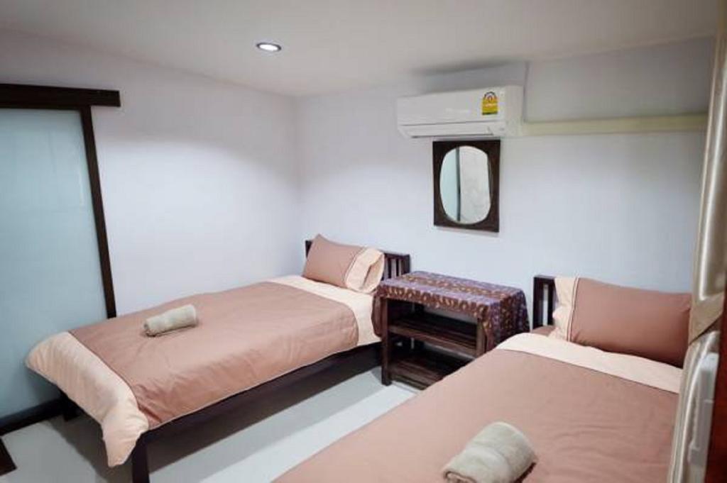 Baan Bunyat Hotel Chiang Mai Bagian luar foto