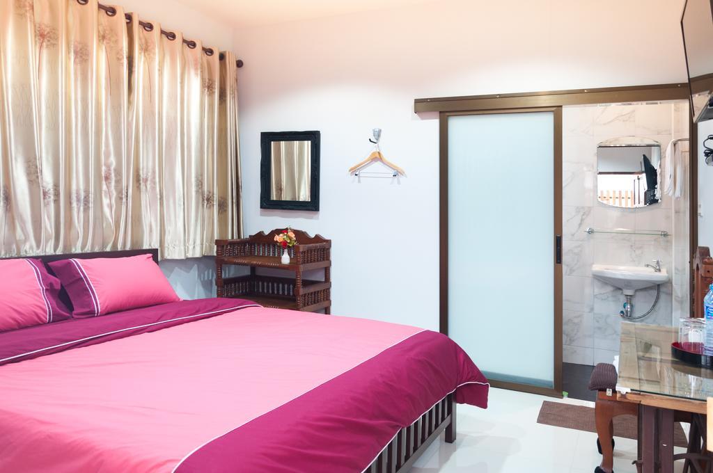 Baan Bunyat Hotel Chiang Mai Bagian luar foto