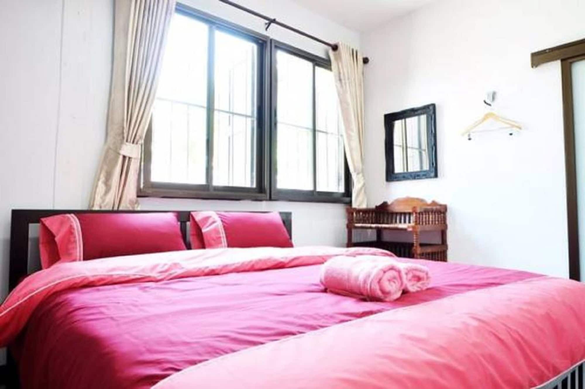 Baan Bunyat Hotel Chiang Mai Bagian luar foto